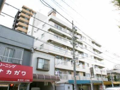 Local appearance photo. "Ohanajaya" is located a 1-minute walk from the station.