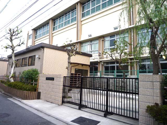 Junior high school. 650m to Katsushika Ward Honda Junior High School