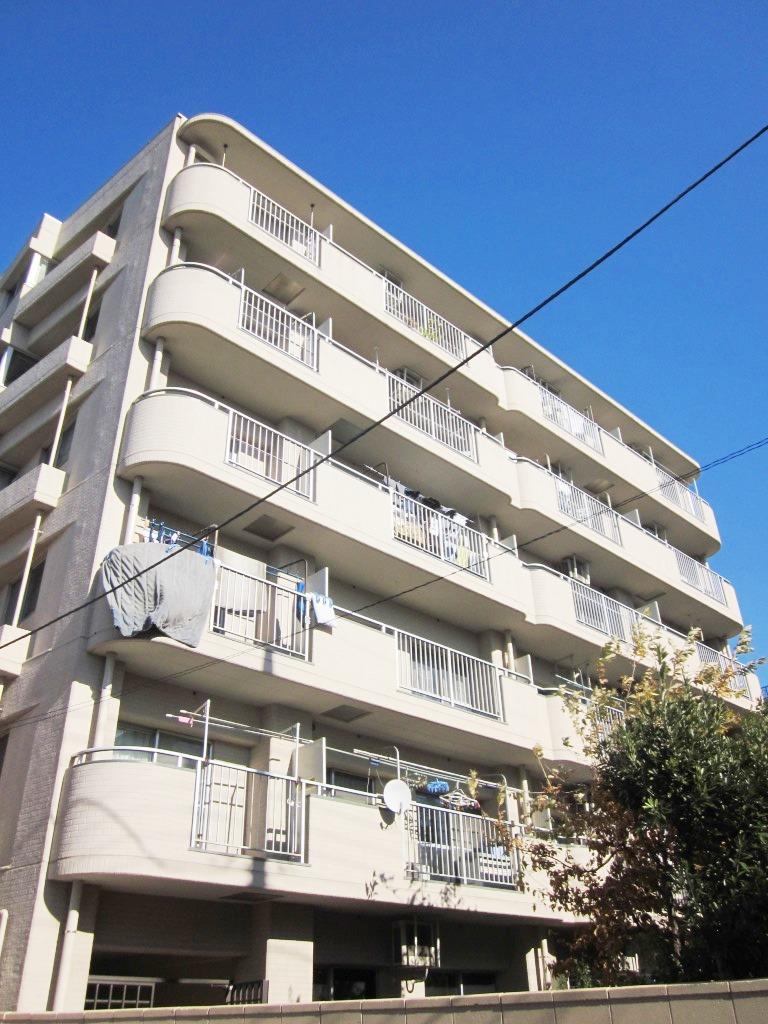 Local appearance photo. Good location from the station of a 3-minute walk