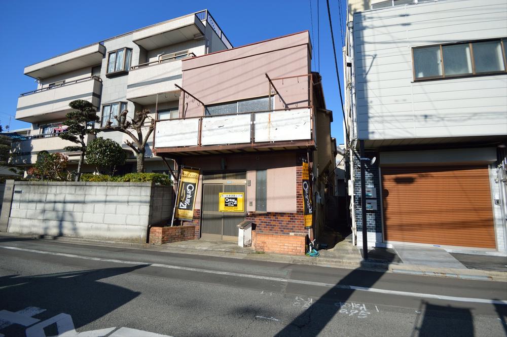 The entire compartment Figure