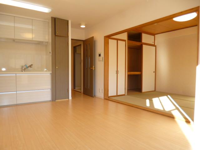 Living. Day is good in a bright living room of the southeast