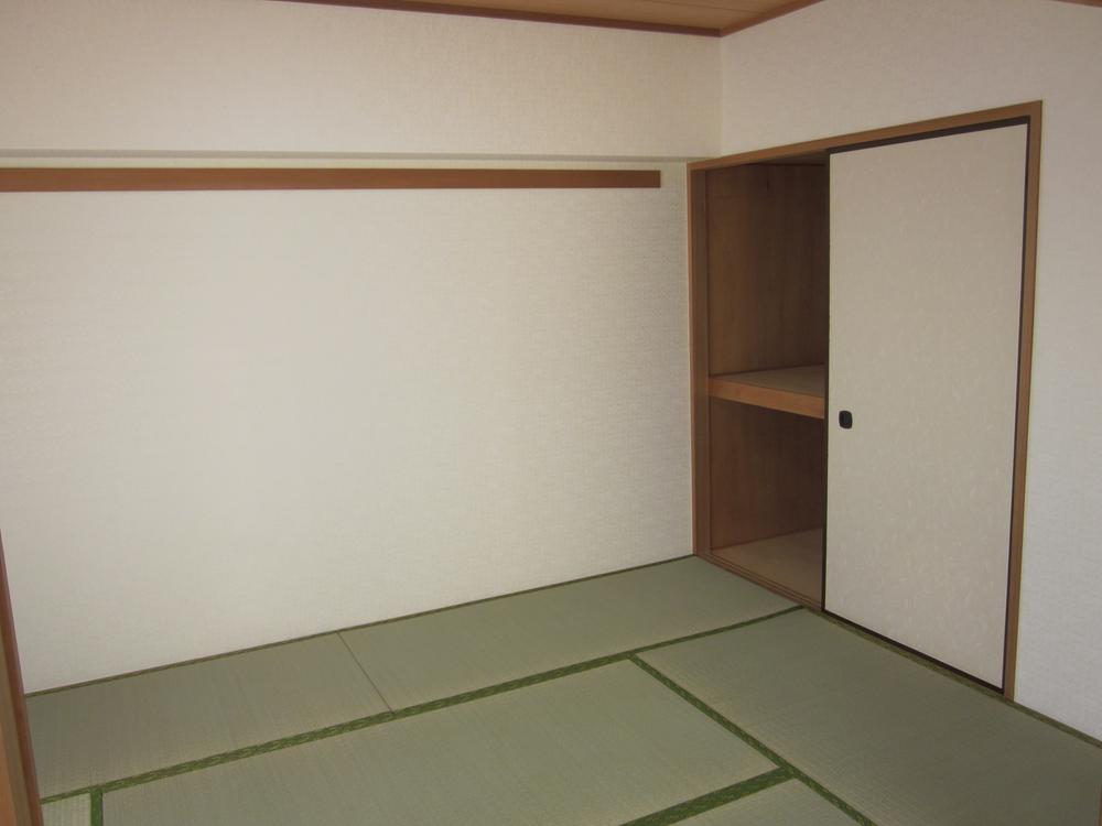 Non-living room. Indoor (12 May 2013) Shooting