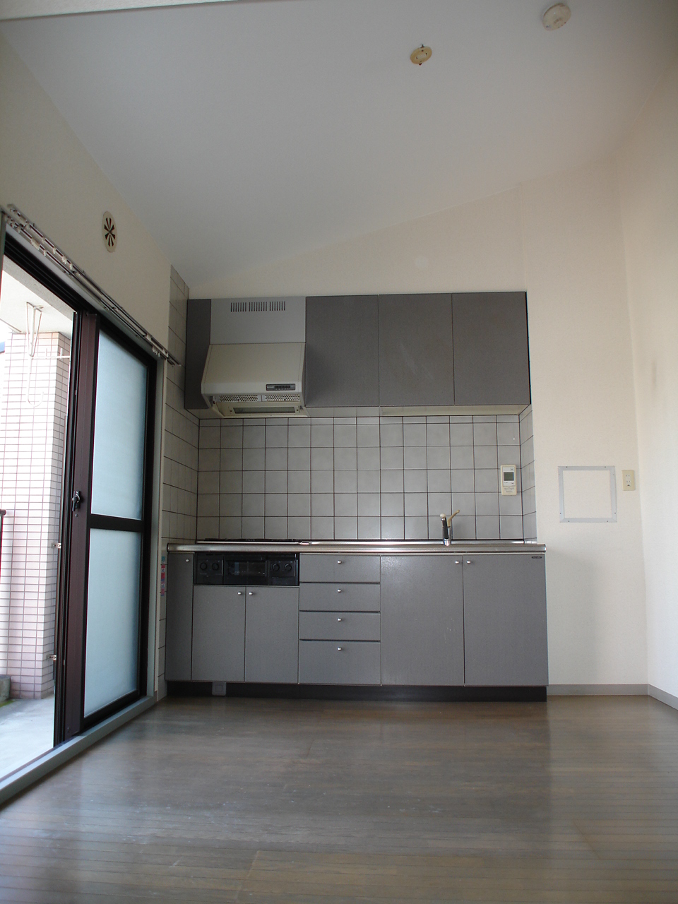 Kitchen. Since the top floor of a high ceiling.