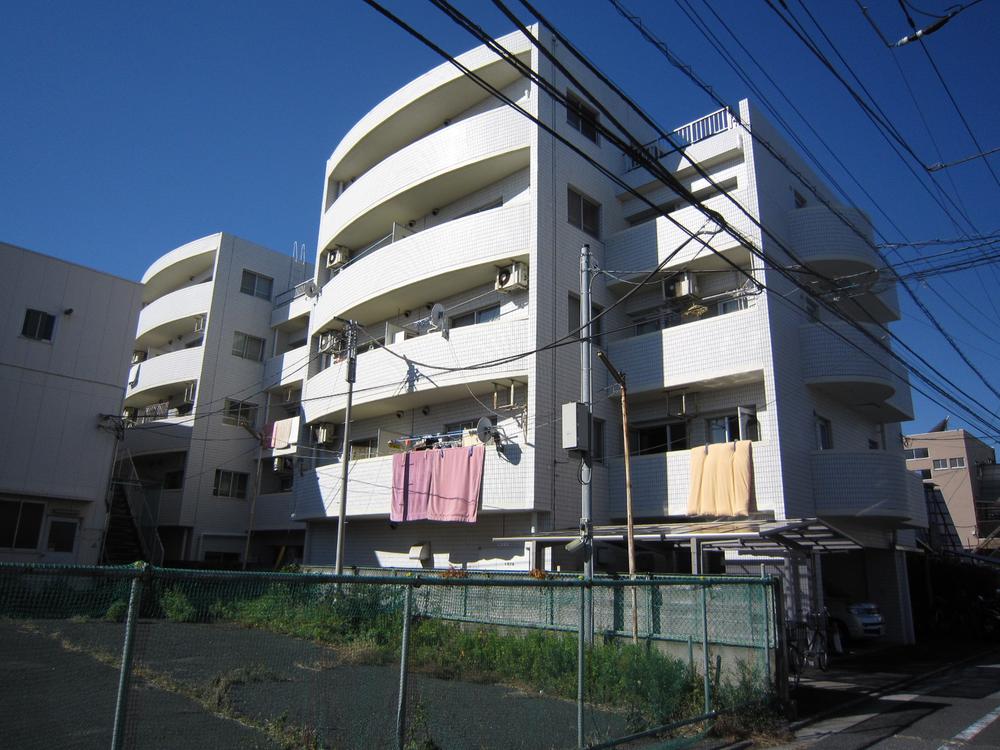 Local appearance photo. Local (11 May 2013) Shooting