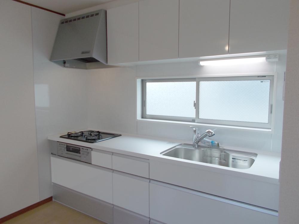 Kitchen. Luxury drifting artificial marble top of the system Kitchen