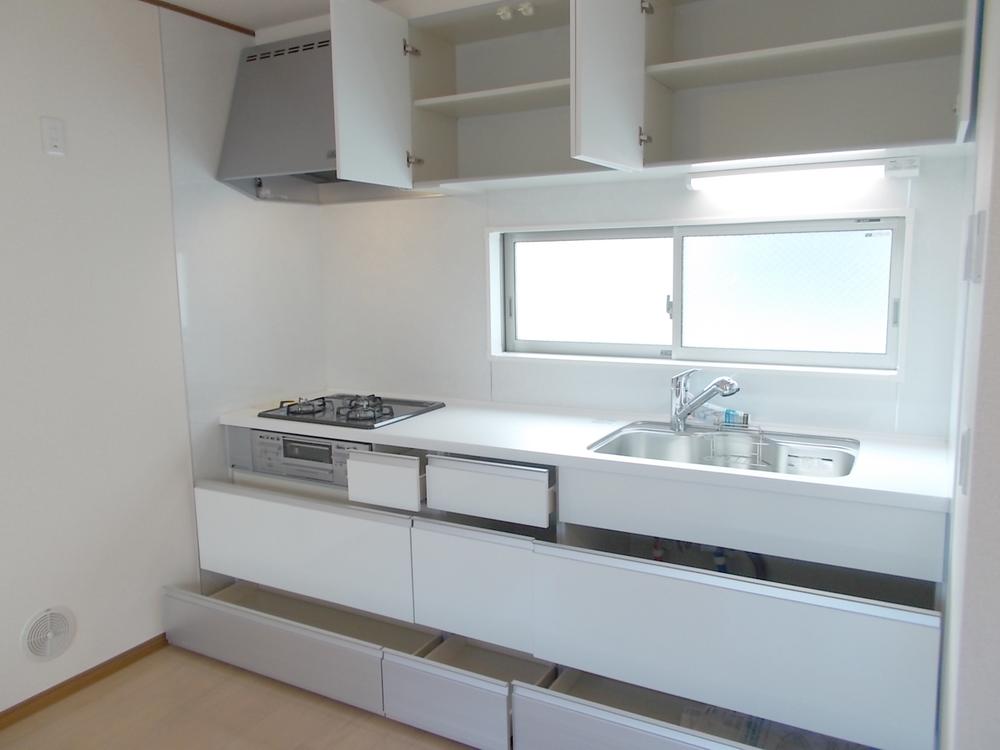 Kitchen. It is also a neat around plenty of capacity kitchen because sliding storage