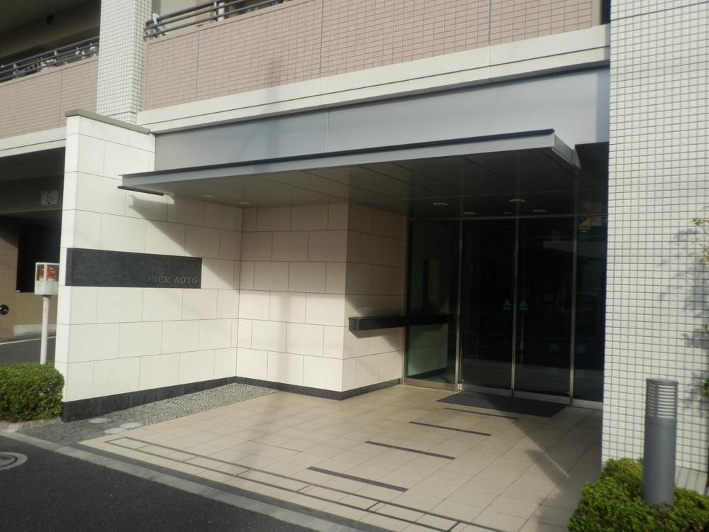 Entrance. Common areas.