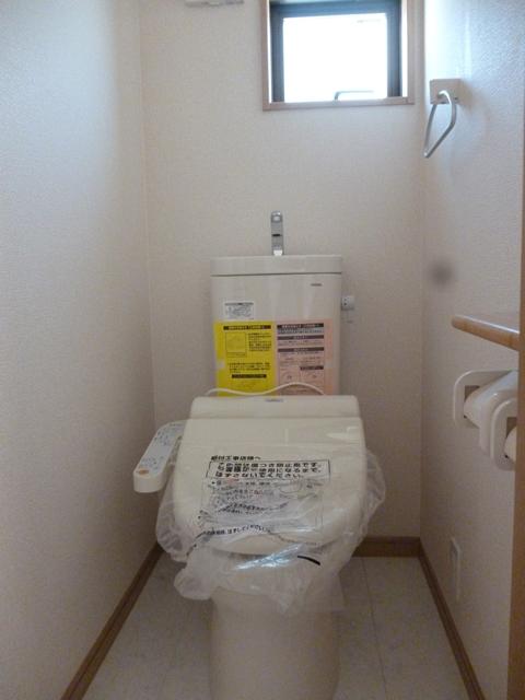 Toilet. Indoor (10 May 2013) Shooting