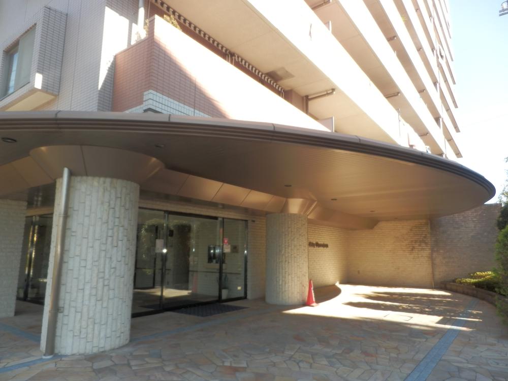 Entrance. Common areas. It is the entrance of the sophisticated design.