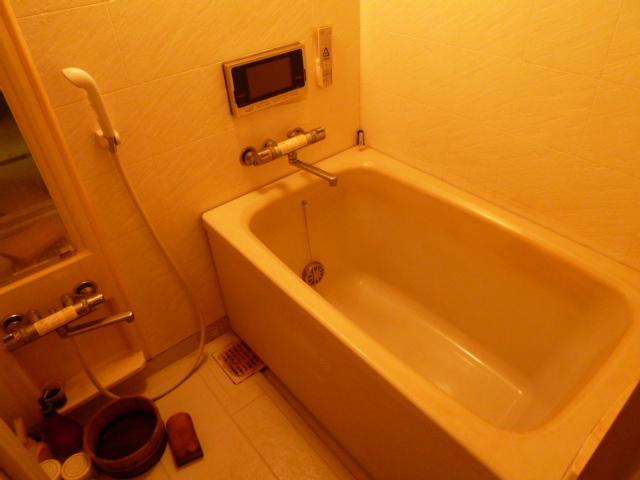 Bathroom. Indoor (12 May 2013) Shooting