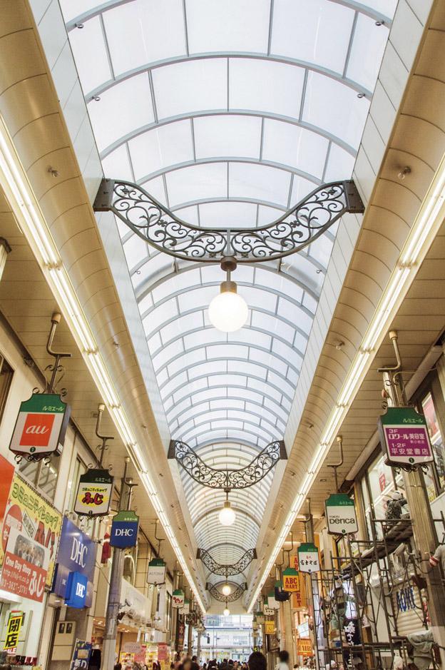 Other. Shinkoiwa Lumiere shopping district of the station south exit is an all-weather shopping arcade. He lined a number of shops in the shopping street that extends to the entire length 420m. Also, There is a shop meeting Minori to the station north exit, It will support the lives of local people.