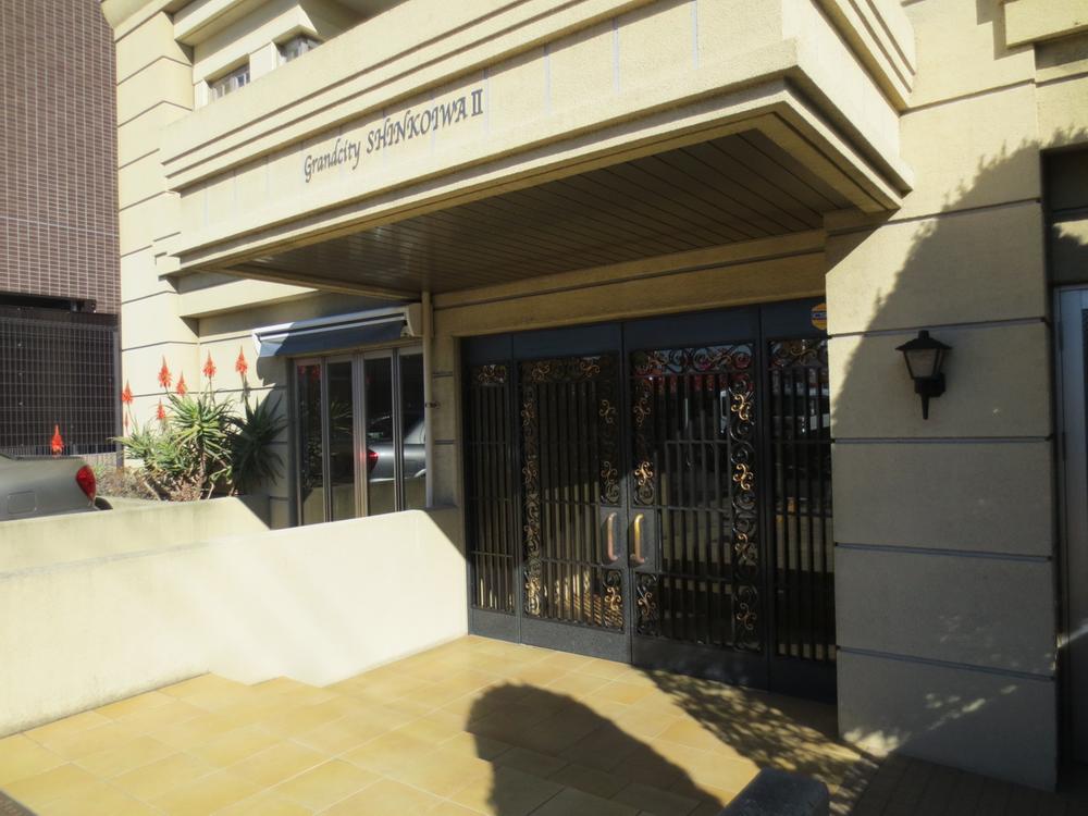 Entrance. Common areas (December 2013 shooting)