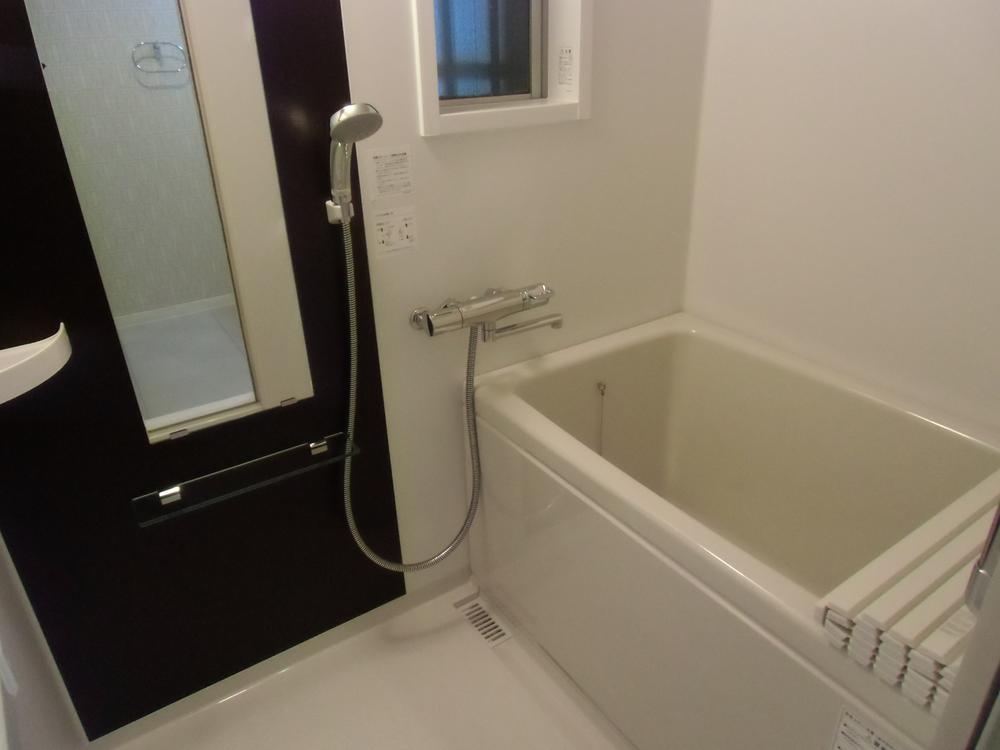 Bathroom. Indoor (11 May 2013) Shooting