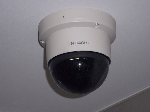 Security.  [On-site security cameras] Five security cameras installed in the site (including the elevator). To strengthen the security system, By watch over the safety within the building, It gives a sense of security to residents. Also, Since the abnormal signal to the Hitachi Building Systems even when the failure is sent is safe.