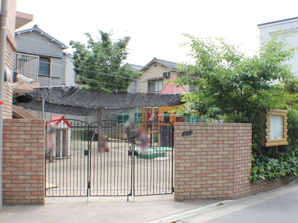 Surrounding environment. Private Takasago nursery school (about 450m ・ 6-minute walk)