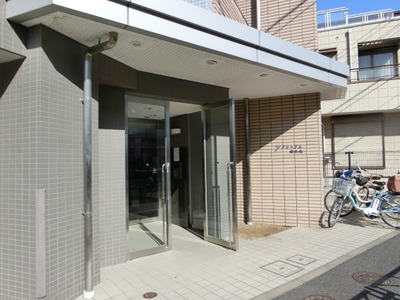 Entrance. Auto entrance with lock