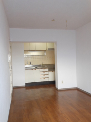 Living and room. Room 1