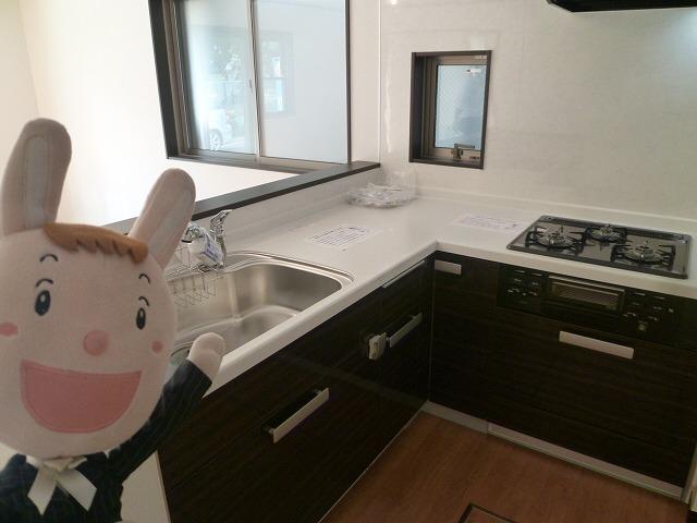 Kitchen. L Building room (October 8, 2013) Shooting