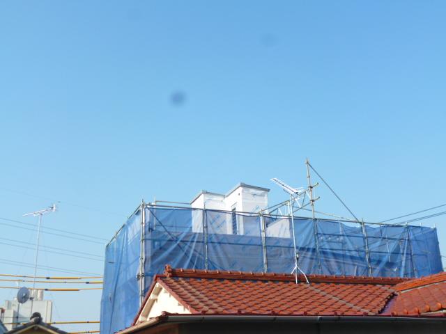 Balcony. Photos from the southeast side of the property roof balcony ・ A feeling of opening in all directions sunny roof balcony. 