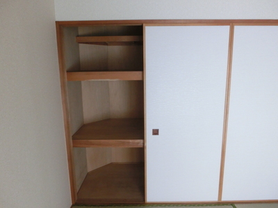 Receipt. Large storage rooms