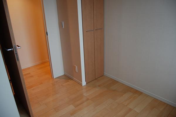 Non-living room. Western-style floor (at the time of new construction) / May 2009 shooting