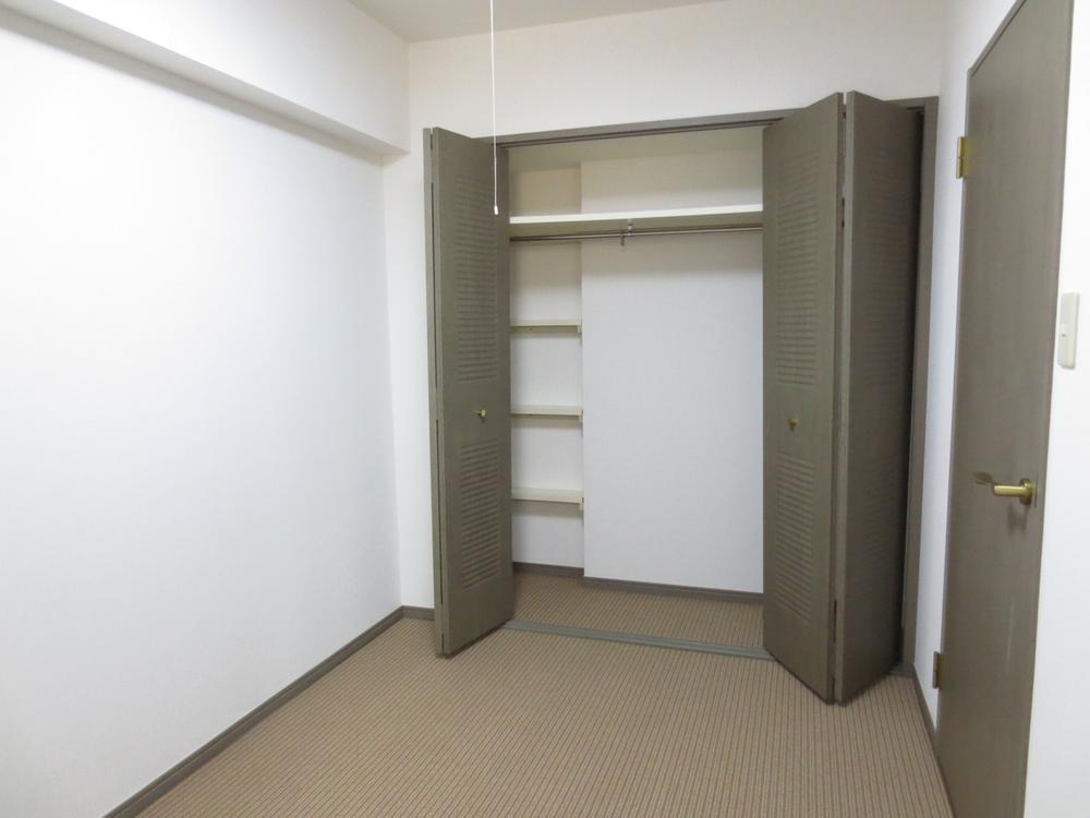 Non-living room. Closet about 4.6 Pledge (January 2014) Shooting