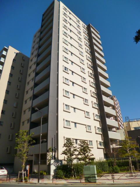 Local appearance photo. South side of Sunny's. 2005 architecture Property.  [Kanamachi Station 3-minute walk ・ Super Maruetsu 1 minute walk] Fulfilling life flights