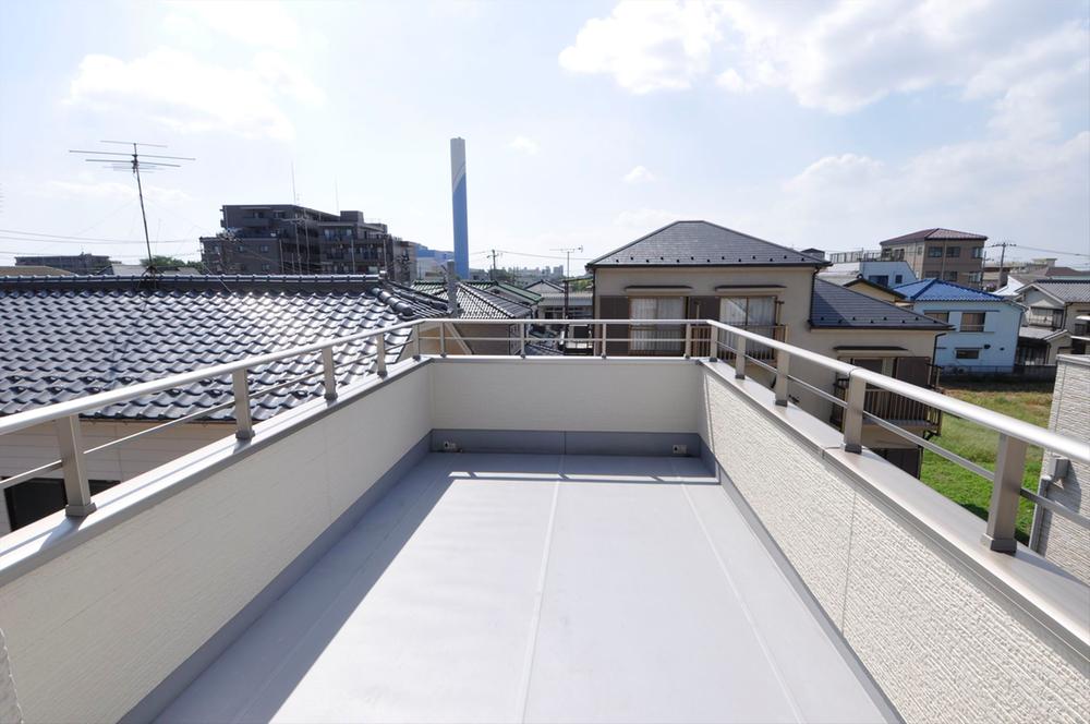 Balcony. 3 Building rooftop balcony