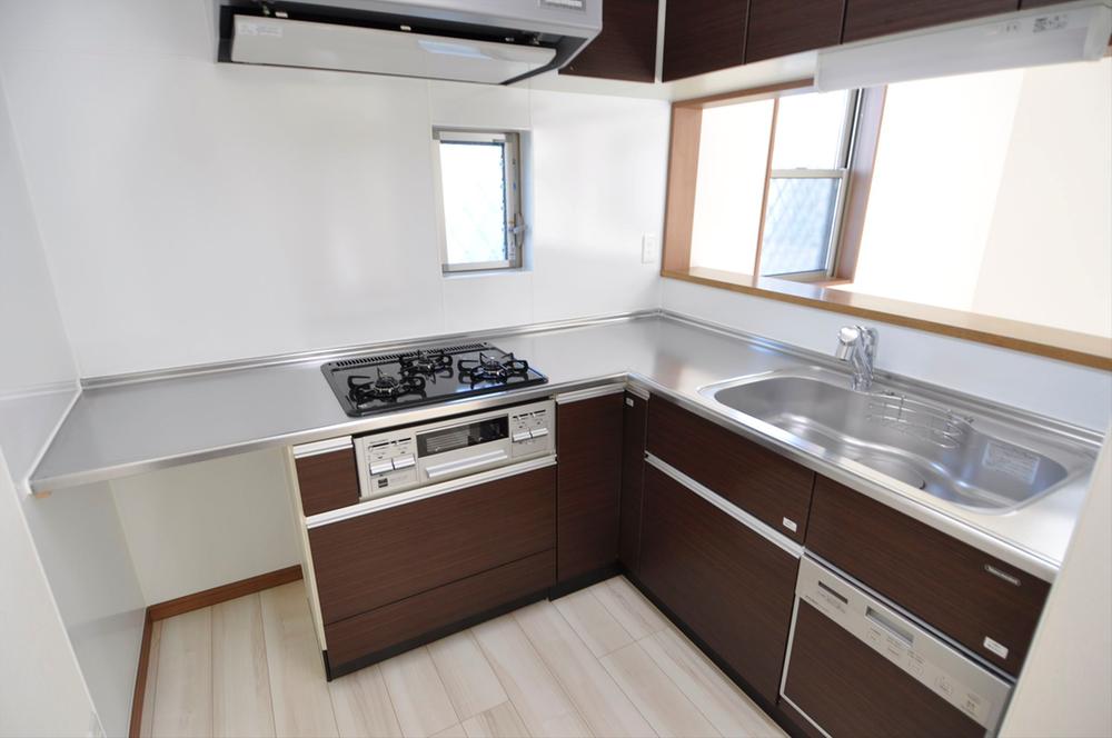 Kitchen. With 9 Building dishwasher system Kitchen