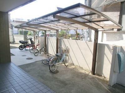 Other common areas. It is a bicycle parking space with a roof.