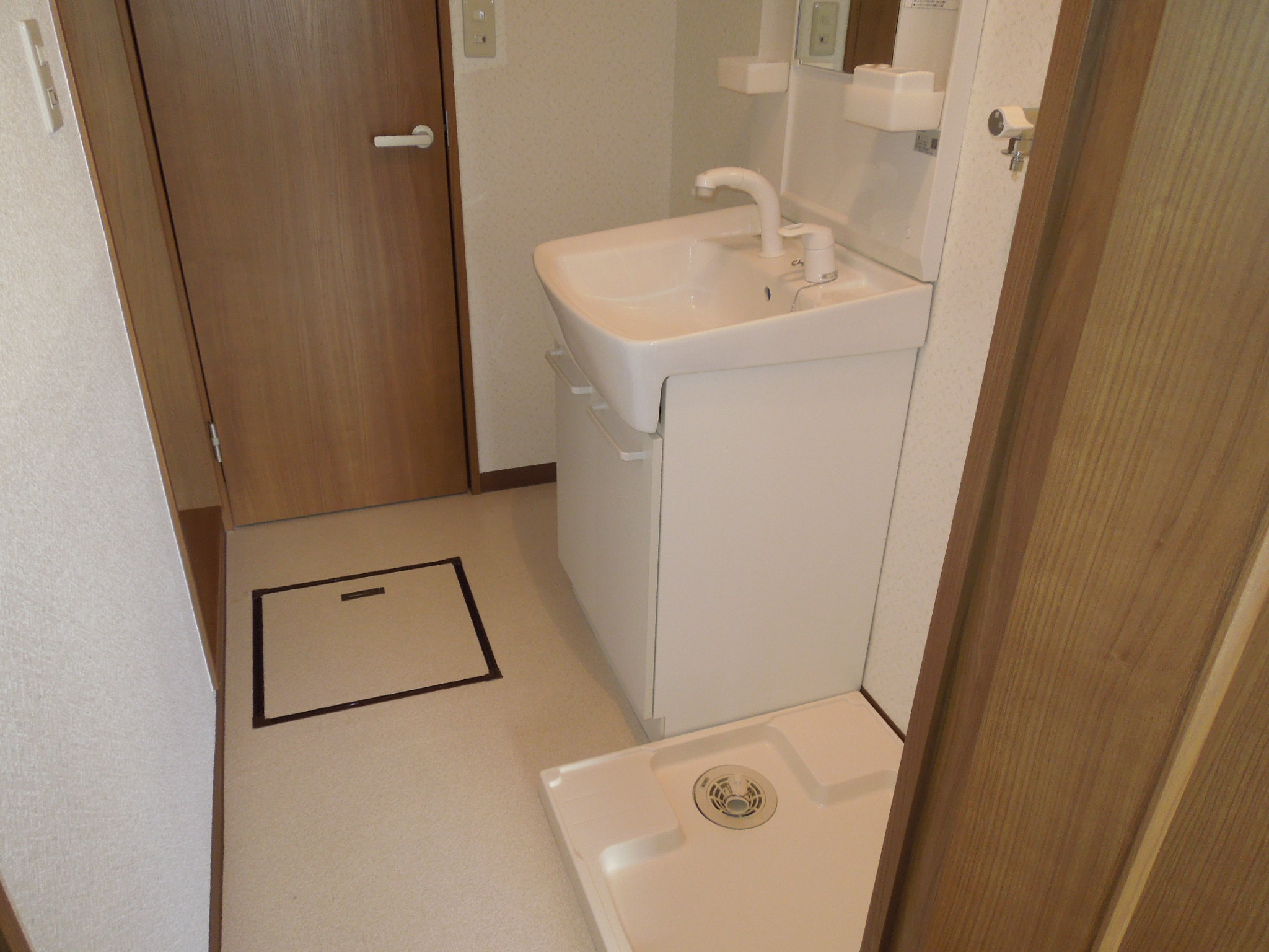 Washroom. Wash dressing room