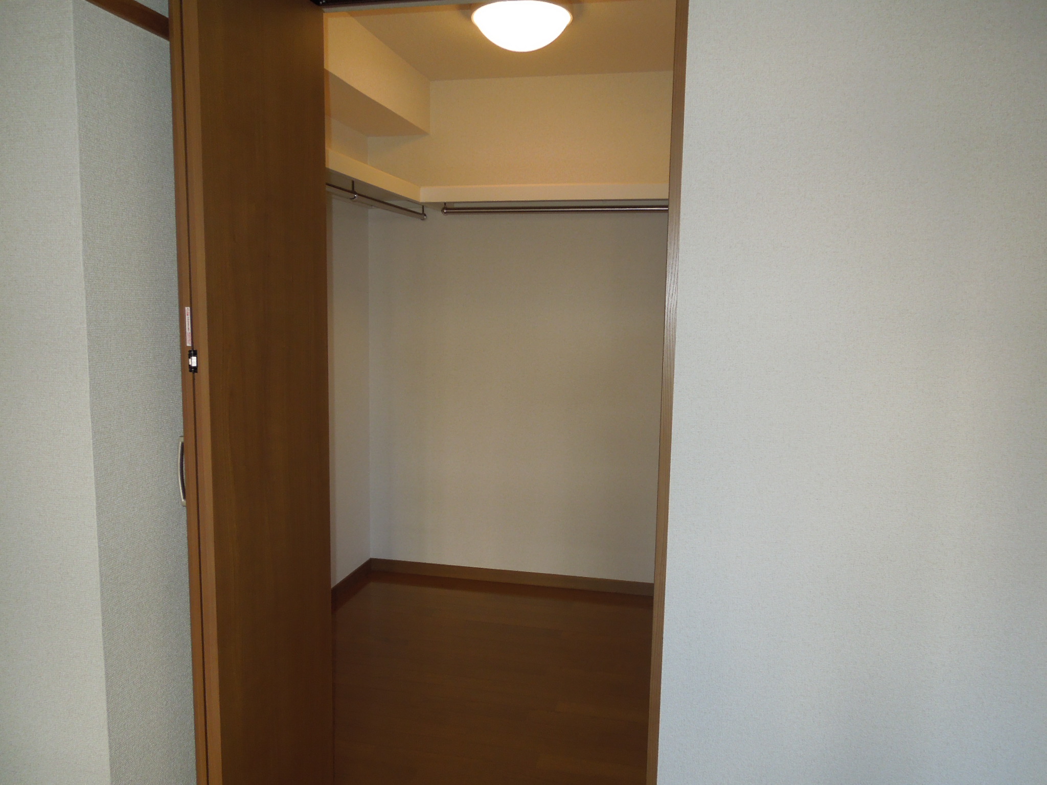 Receipt. Walk-in closet