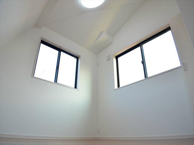 Non-living room. Western-style take the two sides lighting