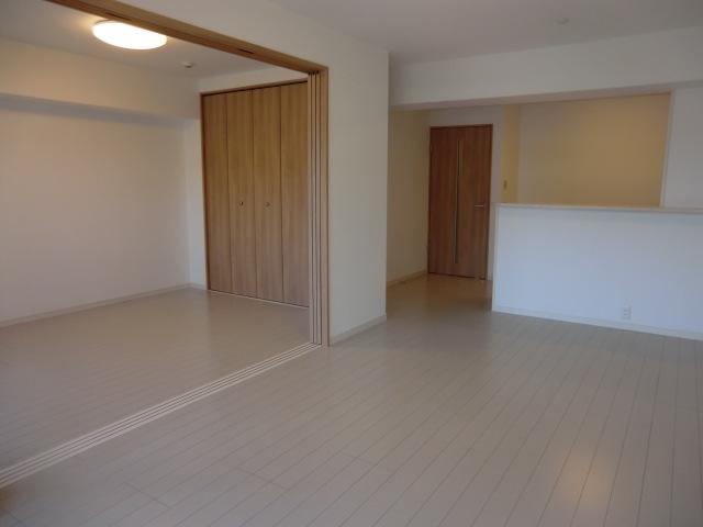 Living. Flooring Chokawa