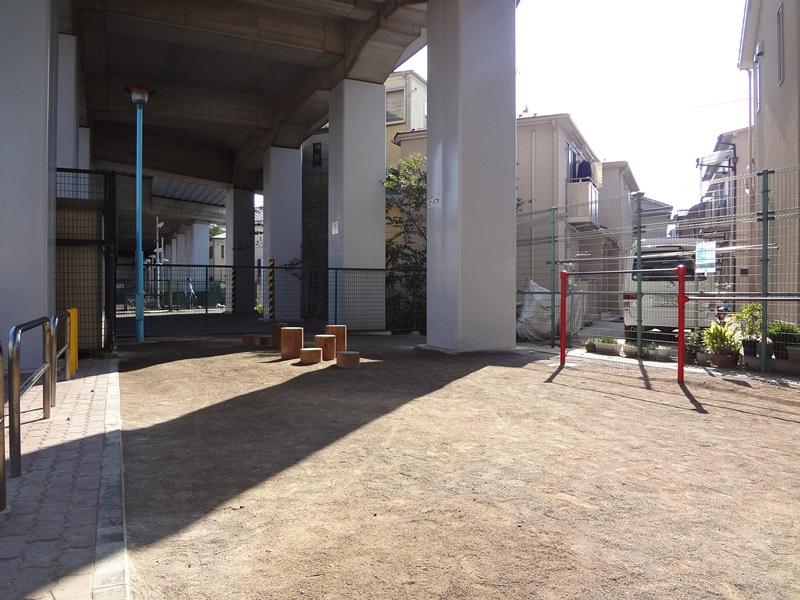 park. Aoto 3-chome Higashi children amusement to 67m