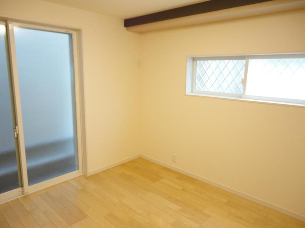 Same specifications photos (Other introspection). Same specifications