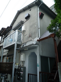 Building appearance. appearance ・ Park is close