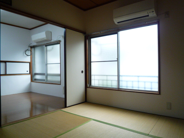 Other room space. There are Japanese-style room.