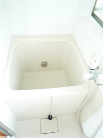 Bath. It is a little narrow, but ・ ・ ・ .