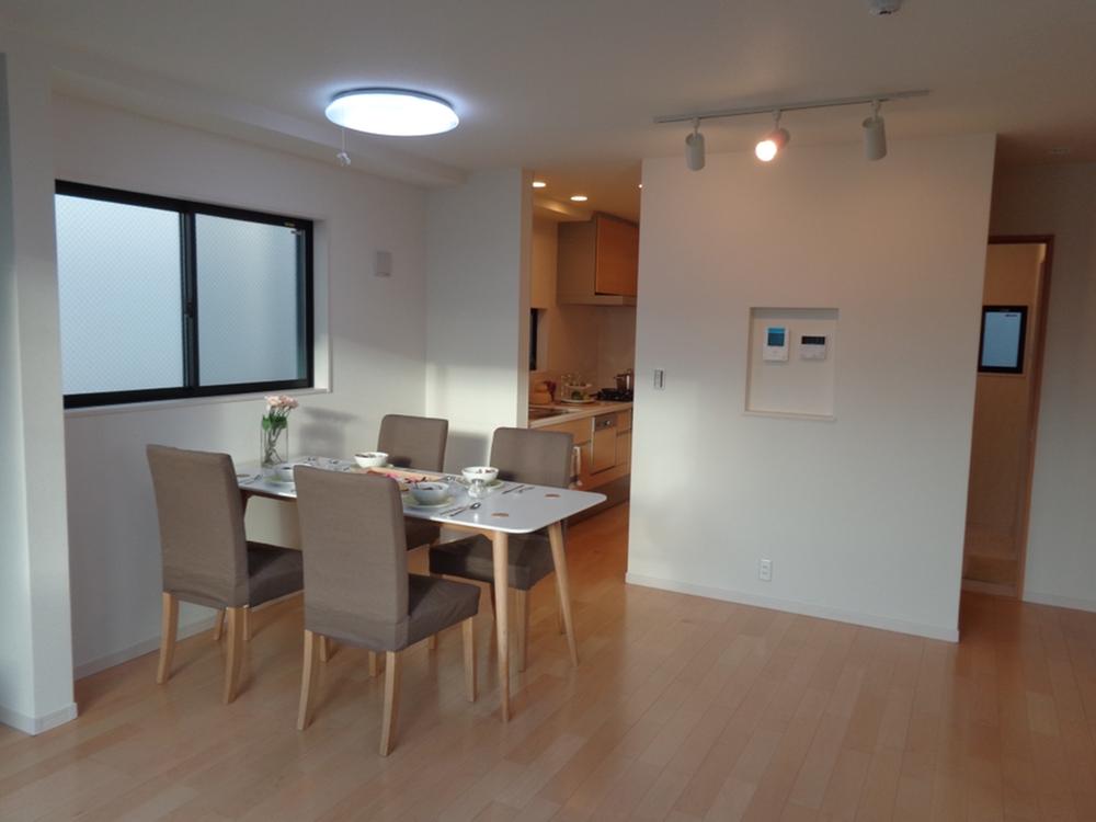 Living. Indoor (12 May 2013) Shooting ■ C Building introspection