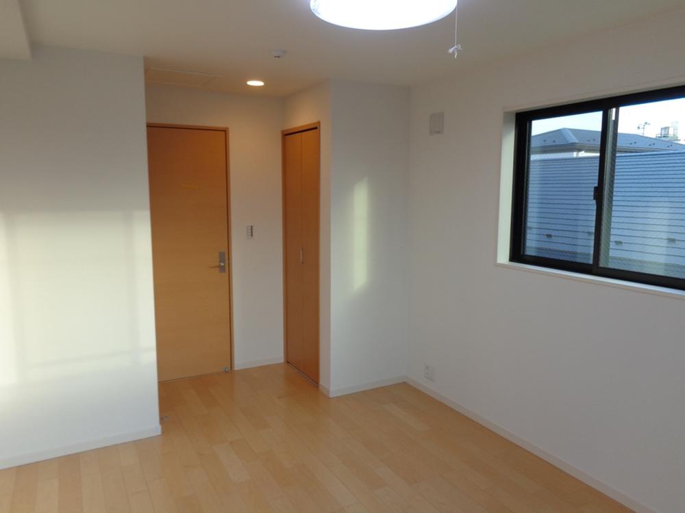 Non-living room. ■ Indoor (12 May 2013) Shooting