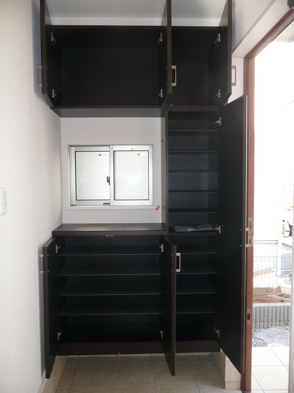 Receipt. Large shoe box.