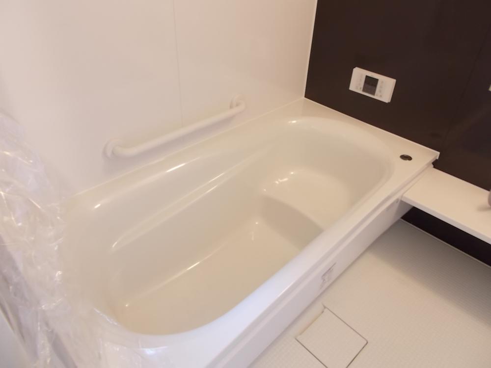 Bathroom. With bath to heal fatigue of the day bathroom dryer