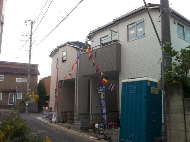 Local photos, including front road. Child-rearing environment of peace of mind in a quiet residential area