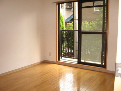 Living and room. Room 2