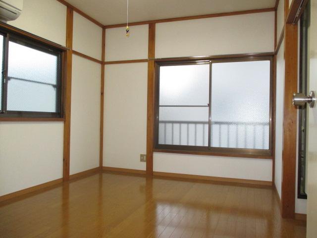 Living and room. Western-style 1