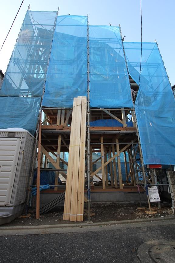 Local appearance photo. Local (11 May 2013) Shooting