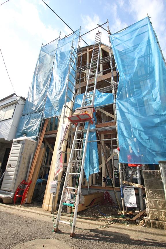 Local appearance photo. Local (11 May 2013) Shooting