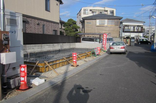 Local photos, including front road. Local (12 May 2013) Shooting