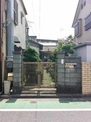 Local land photo. Local (inlet portion)